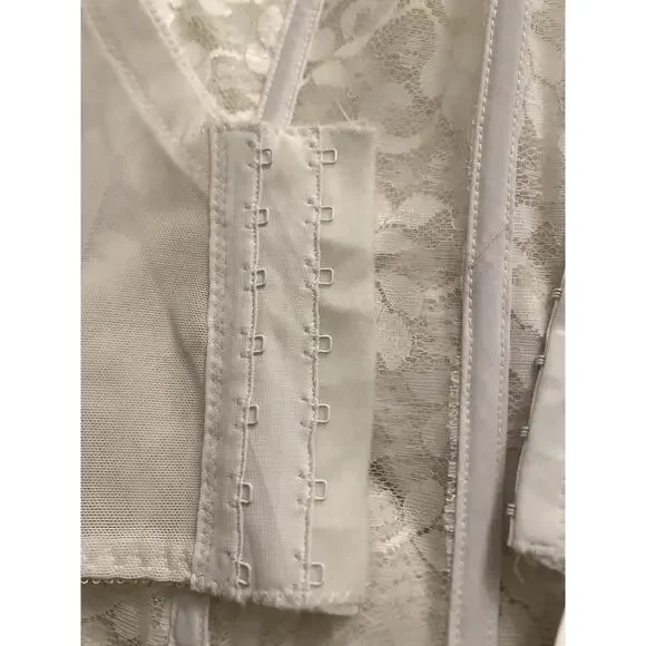 Carnival Vintage Lace White Bride Lingerie size 32C - Picture 5 of 7